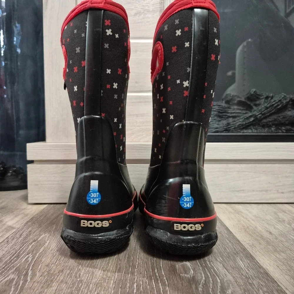 Bogs Kids Classic Plus Waterproof Boots Black Red Cross Print Pull On Size 1